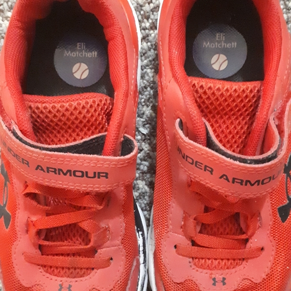 Under Armour Shoes Kids sz 3 Red EUC - Picture 4 of 9
